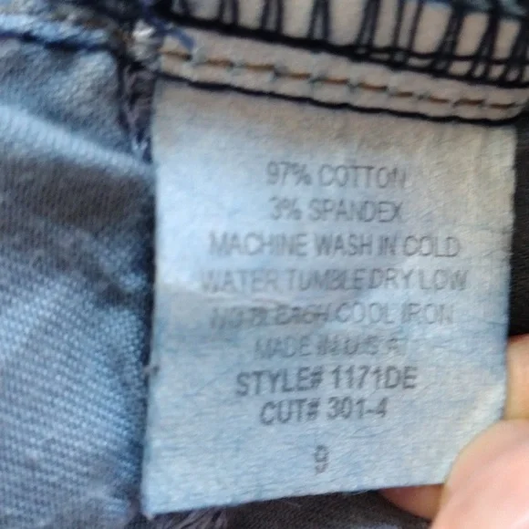 Angel Jeans Juniors dark wash Bootcut  denim. Size 9. 33 inch length - Picture 6 of 6